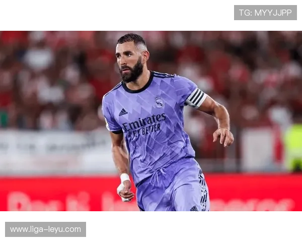 足球巨星荣耀瞬间屏保大全 打造专属你的足球梦想空间